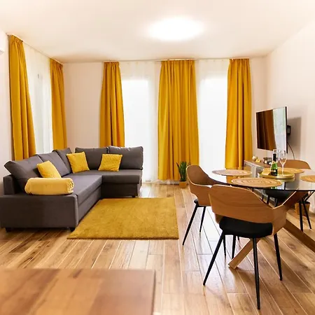 Starlight Bronze Szeged- Exclusive شقة سيغيد